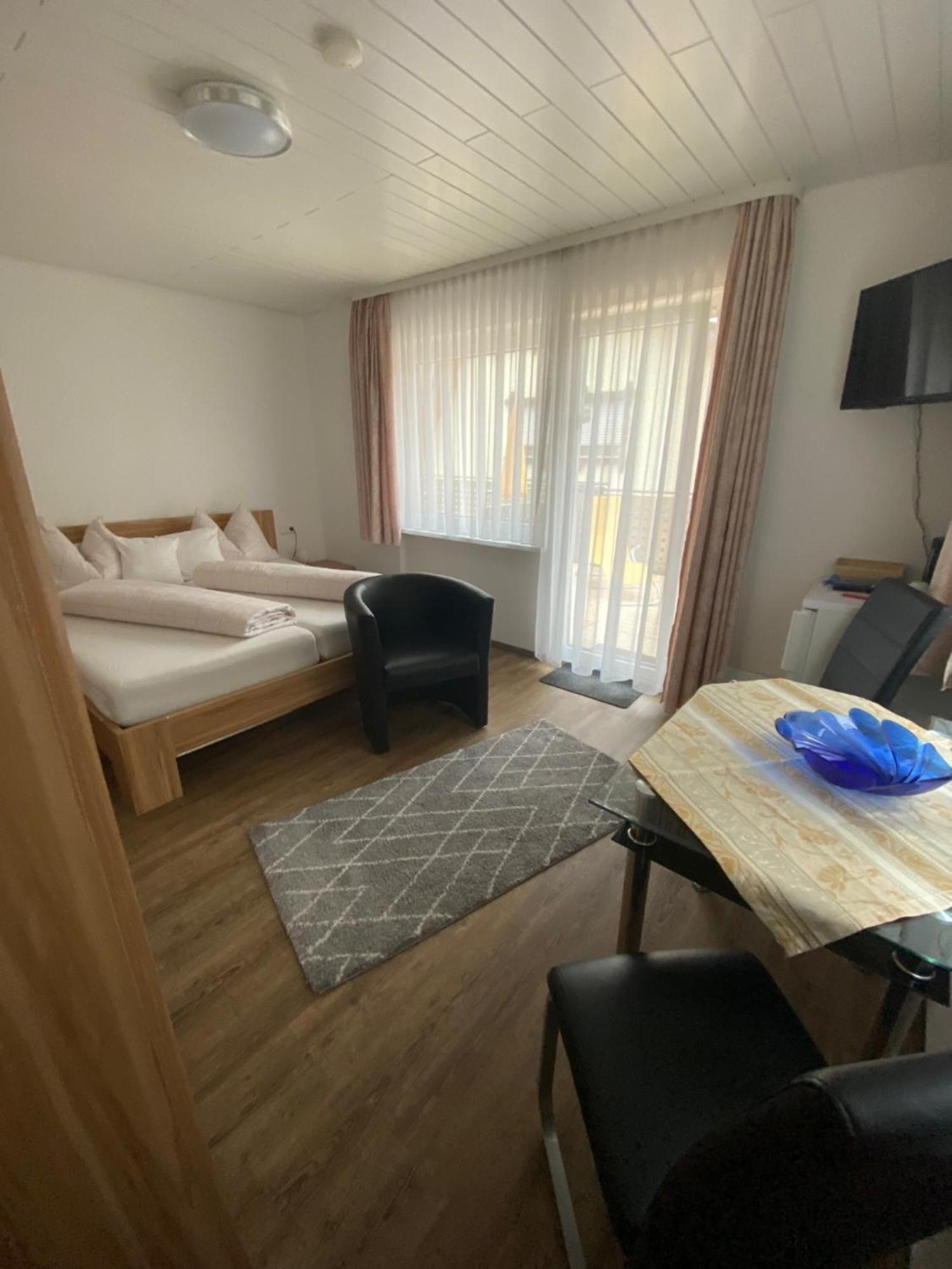 באד פטרסטאל-גריסבאך Gaestehaus Und Ferienwohnung Baechle מראה חיצוני תמונה